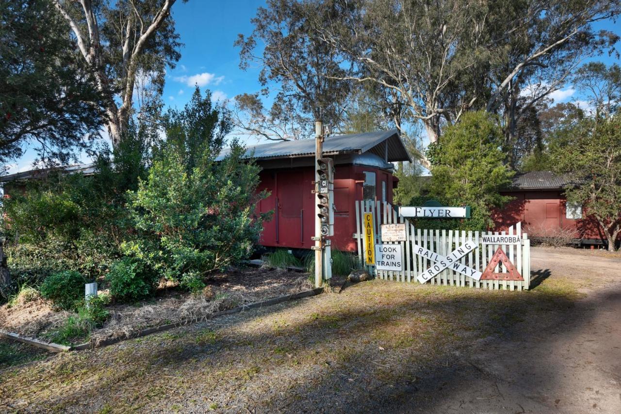 Carriageway Retreat - Unique Red Rattler Carriages And Units * Brookfield